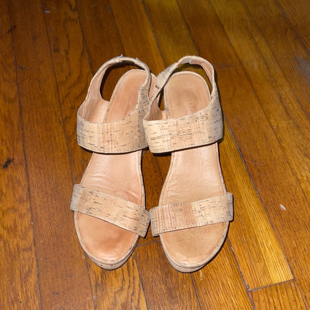 Gentle souls wedge Sandals.